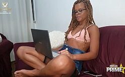 Tarado comendo a prima magrinha toda depiladinha