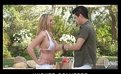 Porno putaria gostosa com a loira após banho de piscina